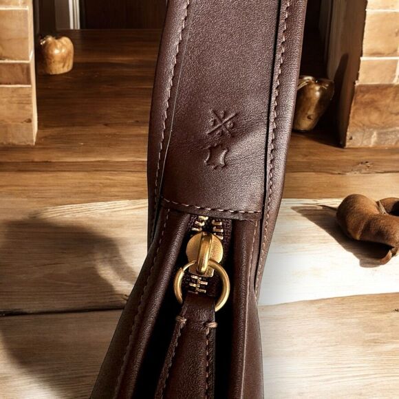 🚫SOLD🚫 Coach Curve Zip Limited Ed Shoulder Bag Maple/Brass & Cherry Charm - Picture 10 of 17